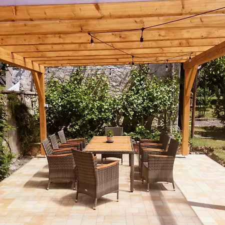 Aranynap Vendeghaz Es Boraszat Tatil Evi *